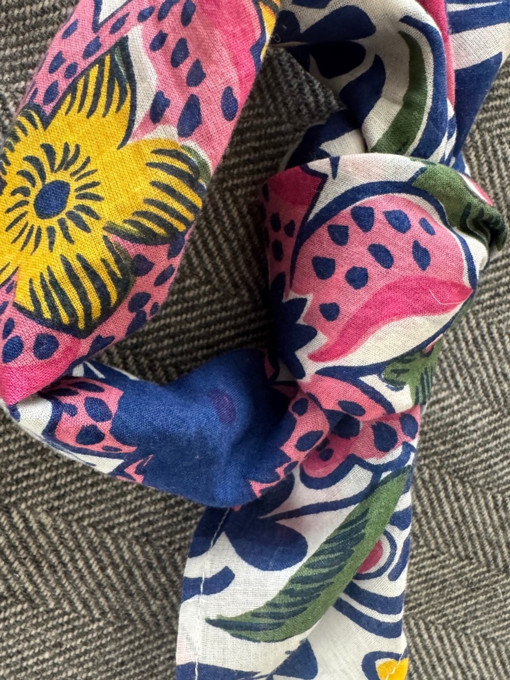NWOT, ROLLER RABBIT DARLING FLORAL SCARF
